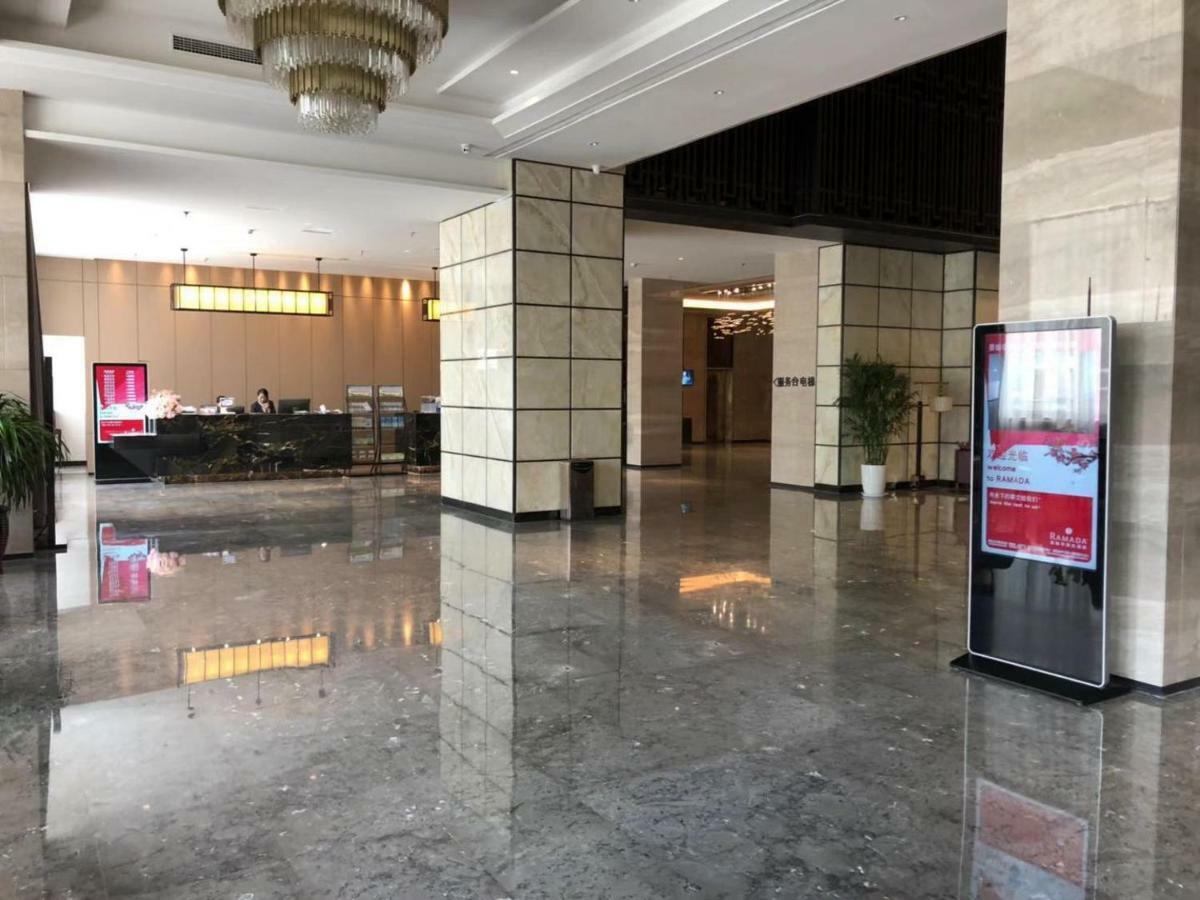 Ramada Wyndham Zhengzhou Xinzheng Hotel Xinzheng  Exterior foto